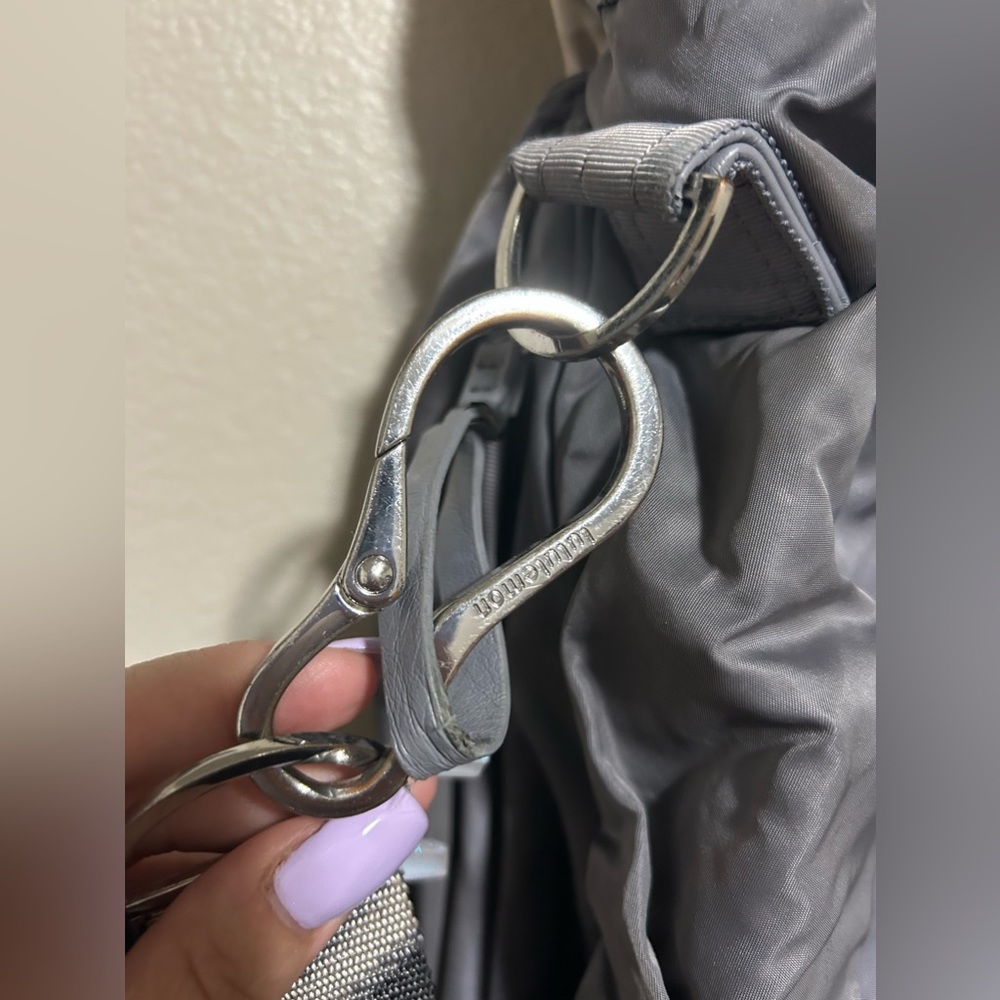 Used lulu lemon bag- grey and off white - Picture 8 of 16